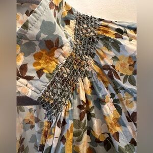 Ann Mashburn Blue Floral 100% Cotton Blouse with Smocking  Sz M